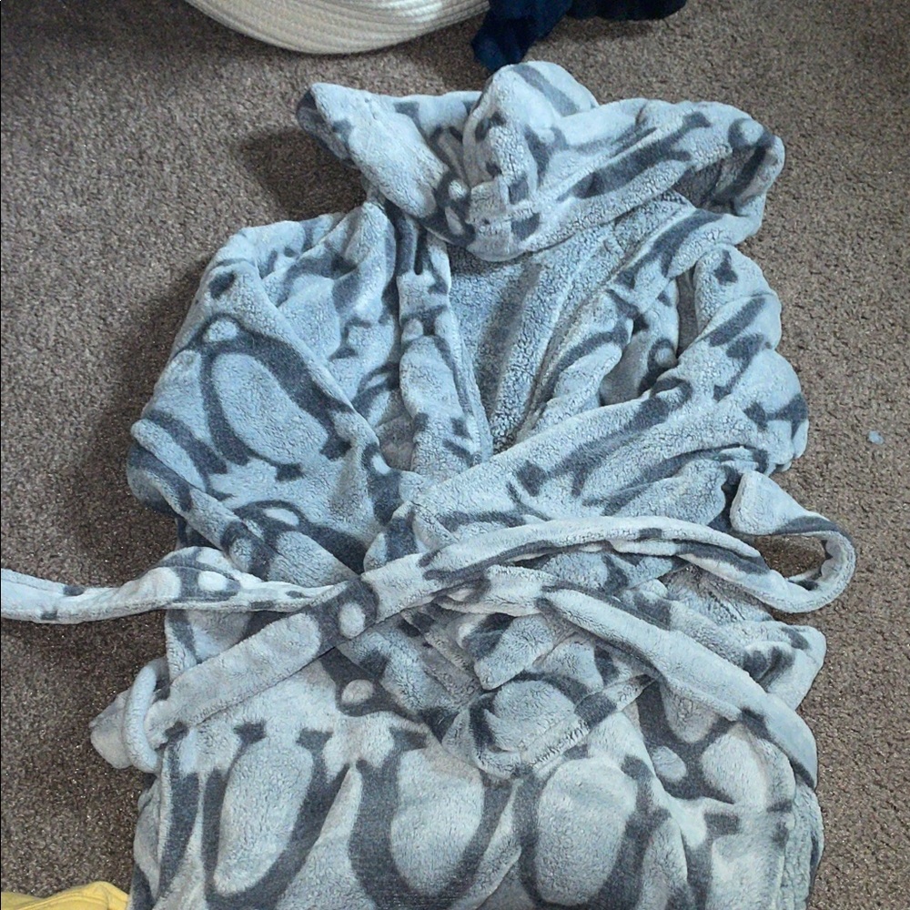 Vera Bradley Soft Gray Textured Robe